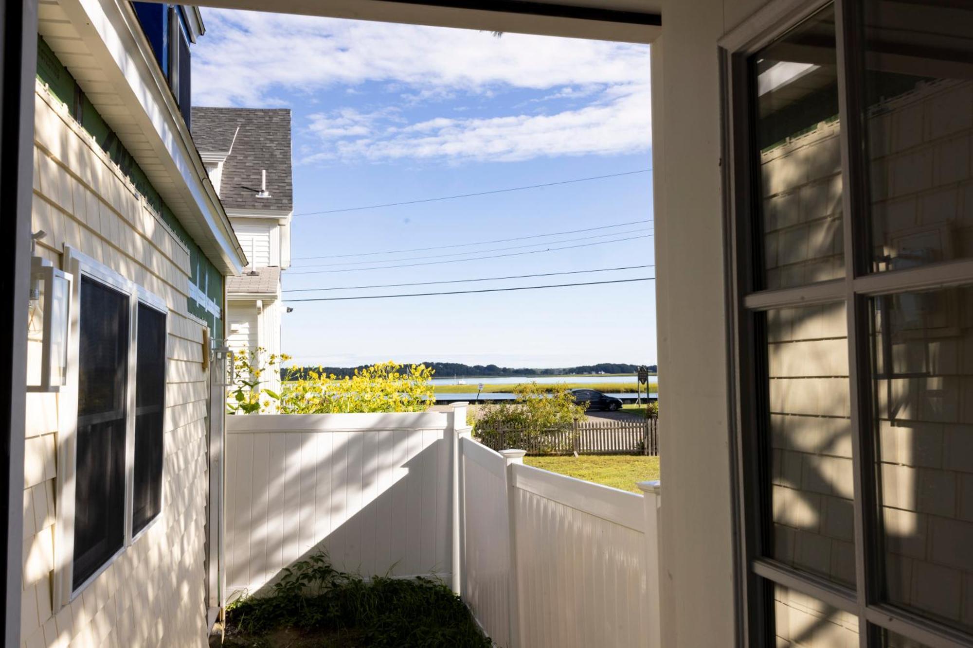 Bright 4Br Beach House, Pine Point Perfection Scarborough Esterno foto